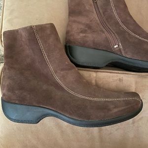 Clark’s 11w woman’s shoes. 2 pairs